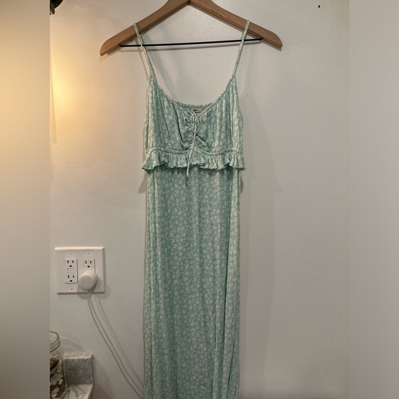 Billabong Dress - Picture 1 of 4